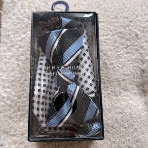 Tommy Hilfiger Adjustable Striped Bow Tie Coordinated Dot Pocket Square Set Prom
